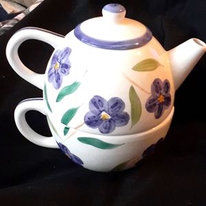 Teapot and cup set